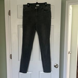 Amalli Talli 32x36 Gray mid rise skinny jeans. Non-smoking home.